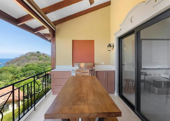 Stylish With Brand-new Furniture, Panoramic Ocean Views, And Infinity Swimming Pool & Hot Tub *
