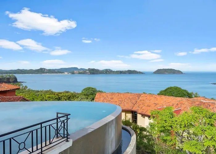 Stylish With Brand-new Furniture, Panoramic Ocean Views, And Infinity Swimming Pool & Hot Tub *
