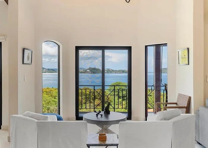 Stylish With Brand-new Furniture, Panoramic Ocean Views, And Infinity Swimming Pool & Hot Tub Hébergement de vacances *